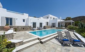 Niriides Luxury Villas